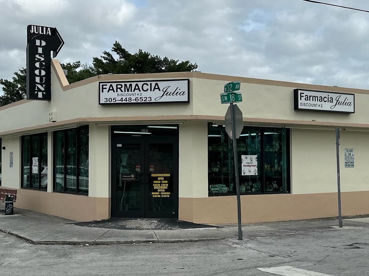 Luis Pharmacy — foto