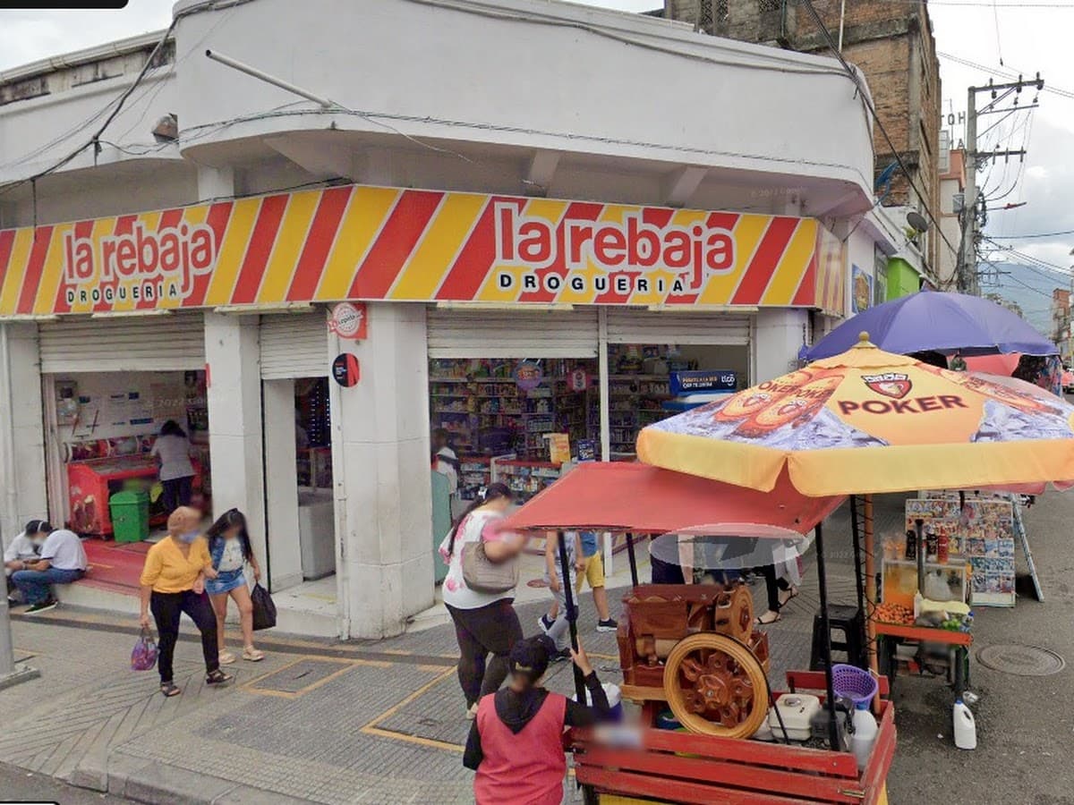 la rebaja Plus No. 14 DROGUERIA Y MINIMARKET Ricaurte Ibague — foto