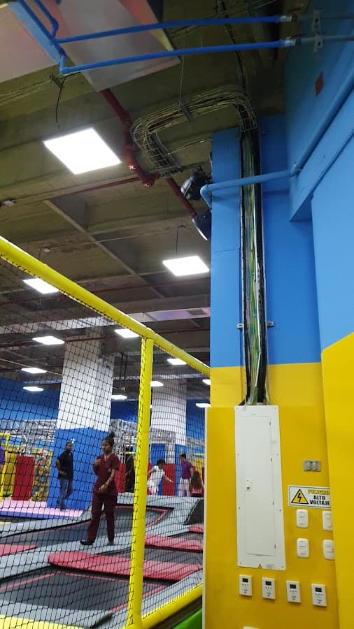 Duni Aventuras Trampoline Park Bucaramanga — foto