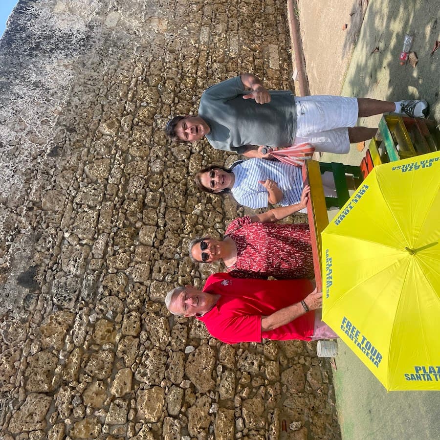 Free Tour Cartagena. Yellow Umbrella Tour. — foto