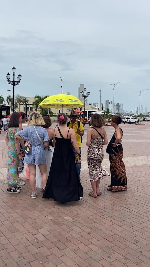 Free Tour Cartagena. Yellow Umbrella Tour. — foto