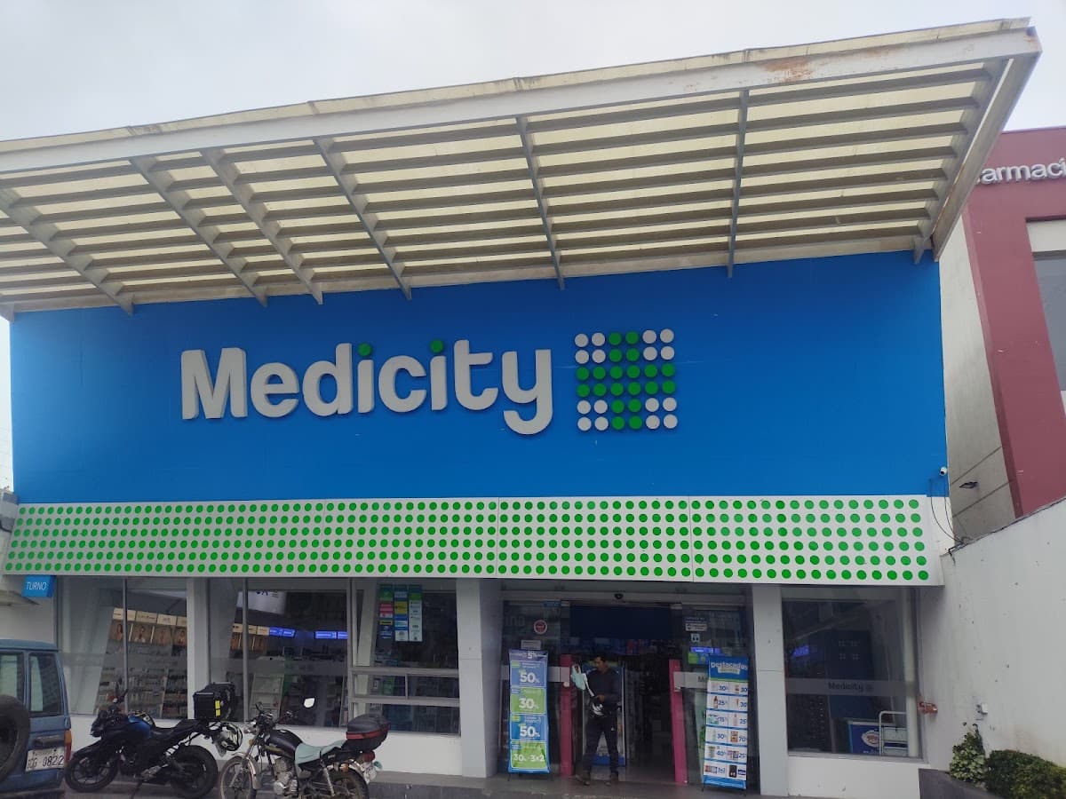 Farmacias Medicity Guayaquil Los Ceibos — foto