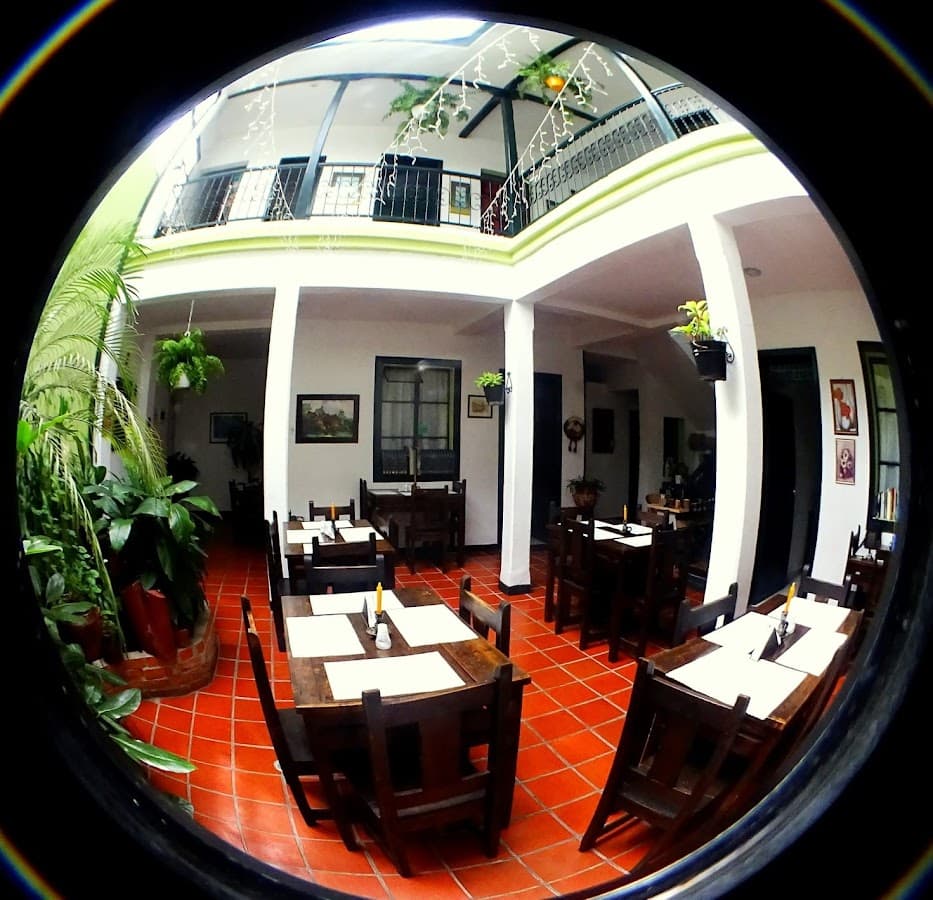 Hostal Belen..Habitaciones con baño privado. Habitaciones con baño compartido.Precio excelente.