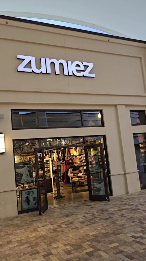 Tanger Outlets Palm Beach — foto