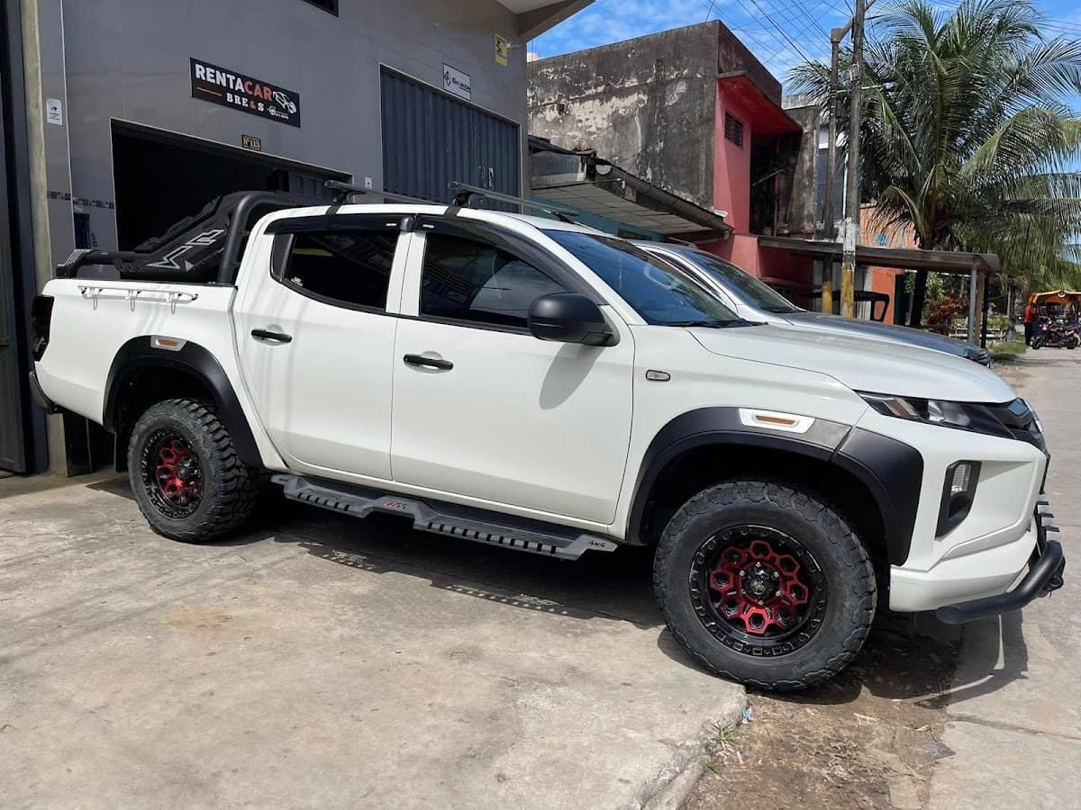 ALQUILER DE CAMIONETAS IQUITOS RENTA CAR BRE&S — foto