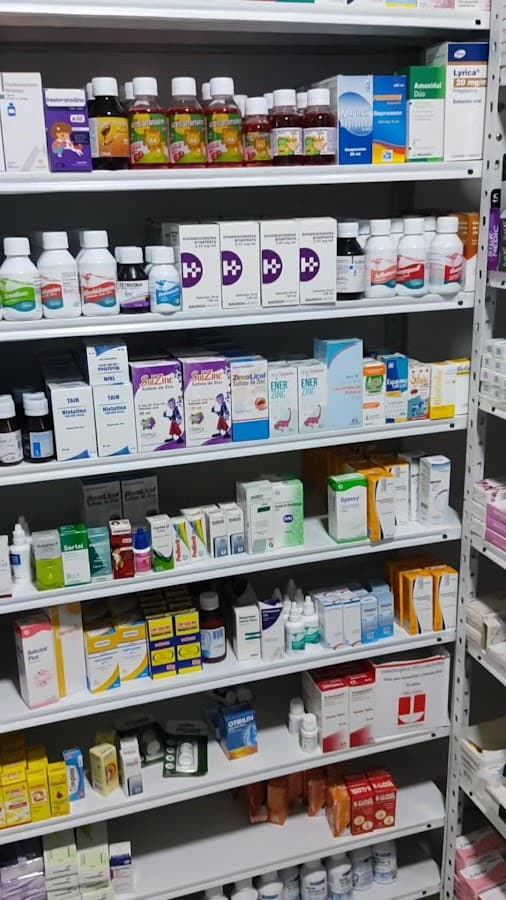 Droguerias 24 Horas (La Farma) Farmadomicilios Manrique — foto