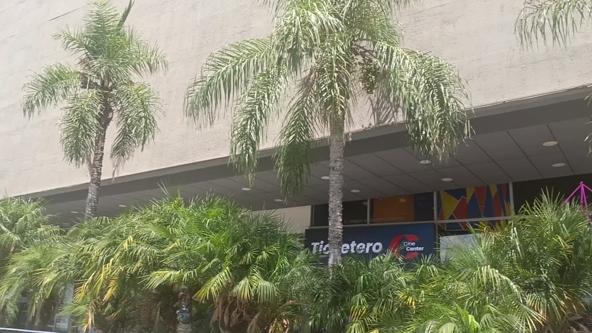 Centro Comercial MegaCenter Cochabamba — foto