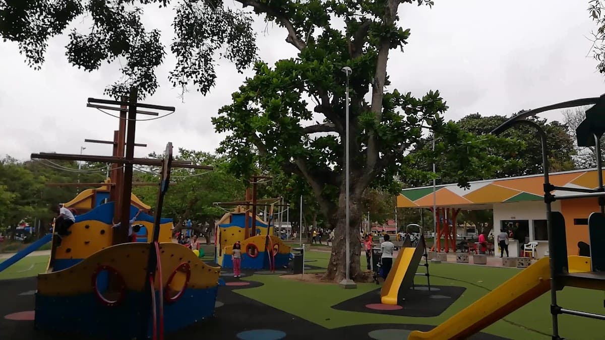 Parque Tomás Suri Salcedo — foto