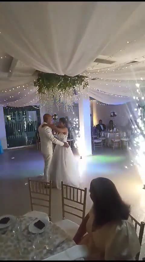 SALON DE EVENTOS ESTILO Y CLASE — foto