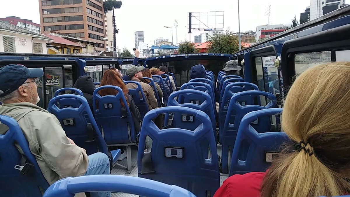 Quito Tour Bus / Bulevar Naciones Unidas — foto