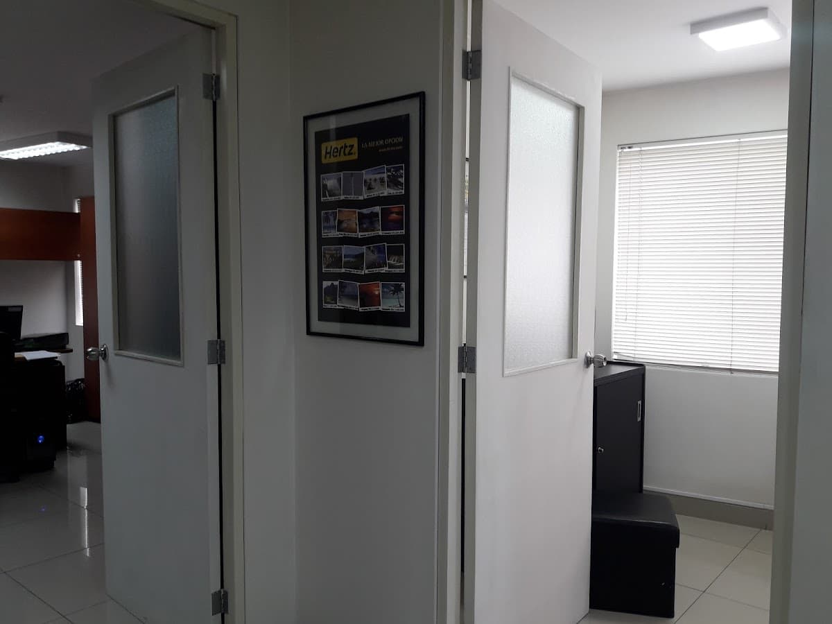 HERTZ - INKA'S RENT A CAR — foto