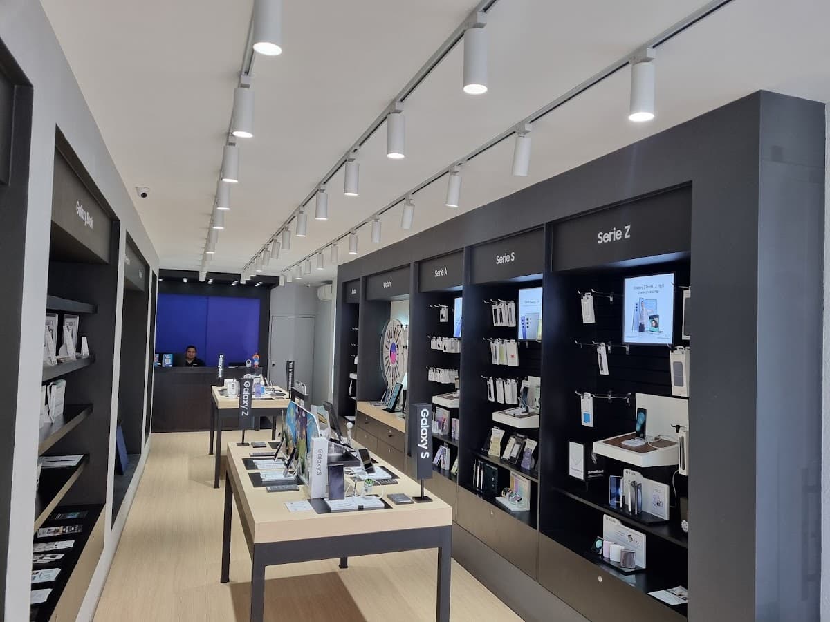 SAMSUNG EXPERIENCE STORE - SHOPTIC — foto