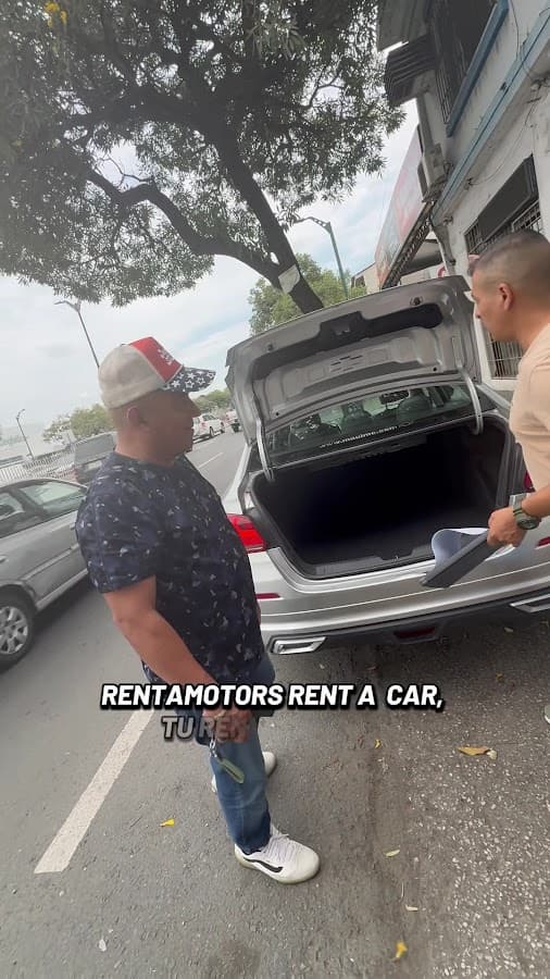 Rentamotors Rent a Car, Vehículos Guayaquil, Alquiler de Autos Camionetas Suv jeep Furgonetas vans Renta Automáticos Ecuador — foto