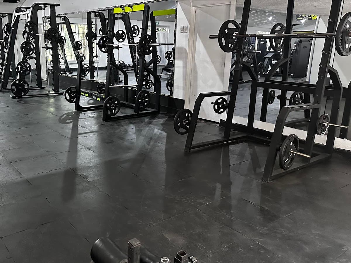 IRON BODY Neiva - Centro de acondicionamiento físico — foto