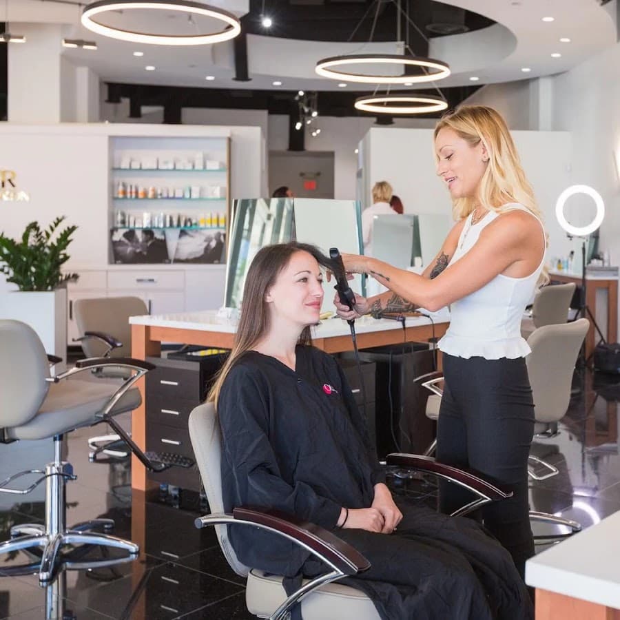 Olivier Salon and Spa Hair Salon — foto