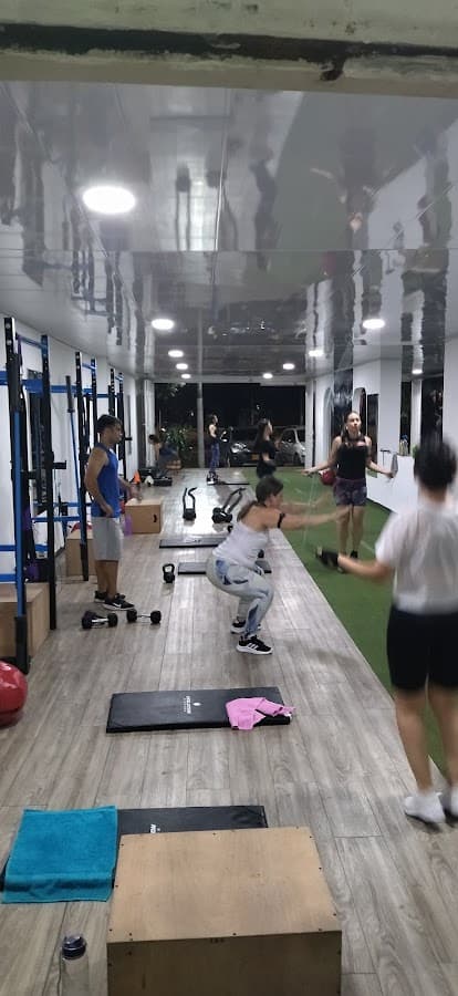 Centro de entrenamiento fitness FST