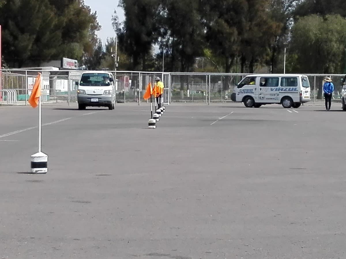 Viazul, autoescuela — foto