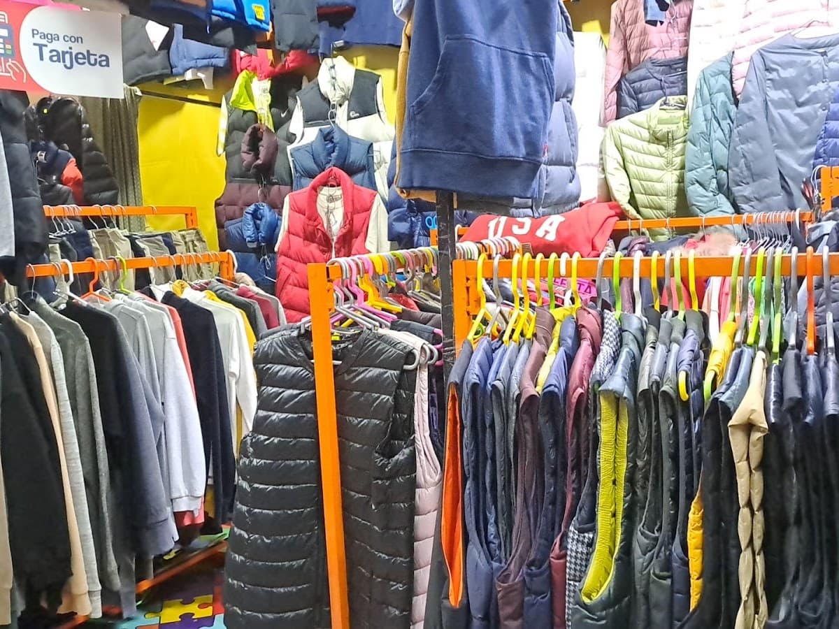 Mercado de ropa — foto