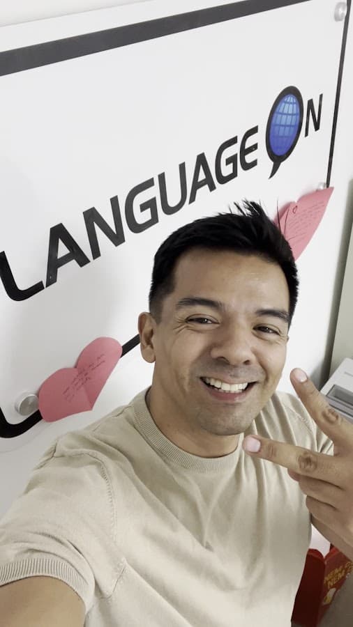 LANGUAGE ON Kendall School — foto