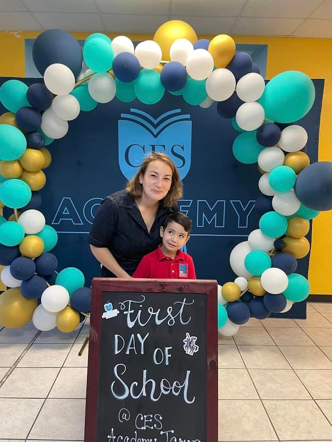 CES Academy of Tampa — foto