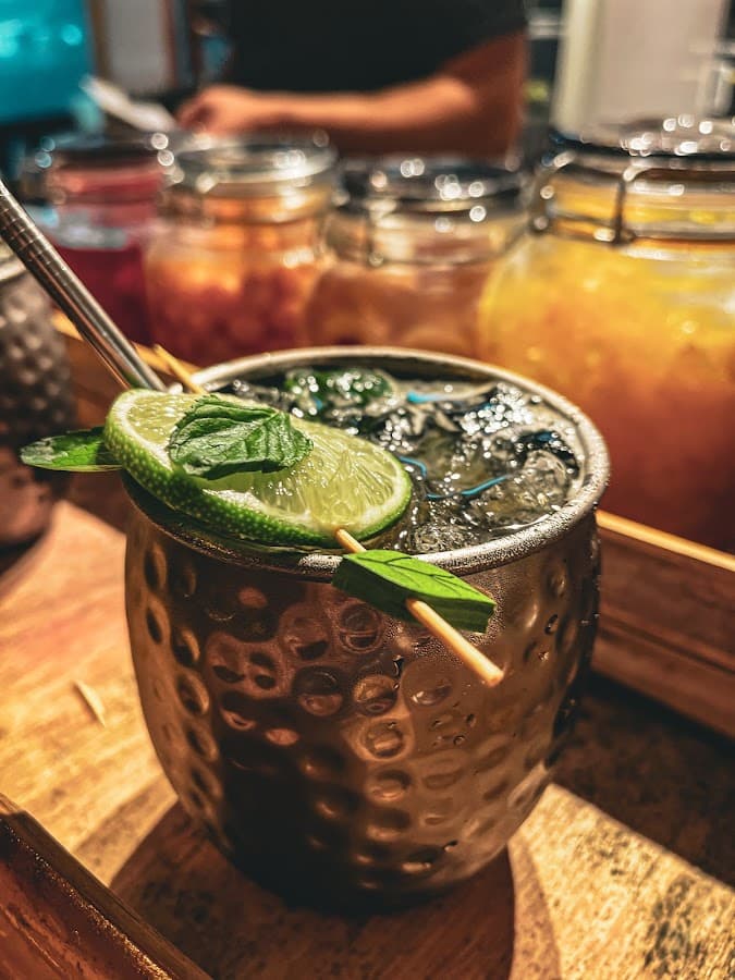 ZOLUNA BAR