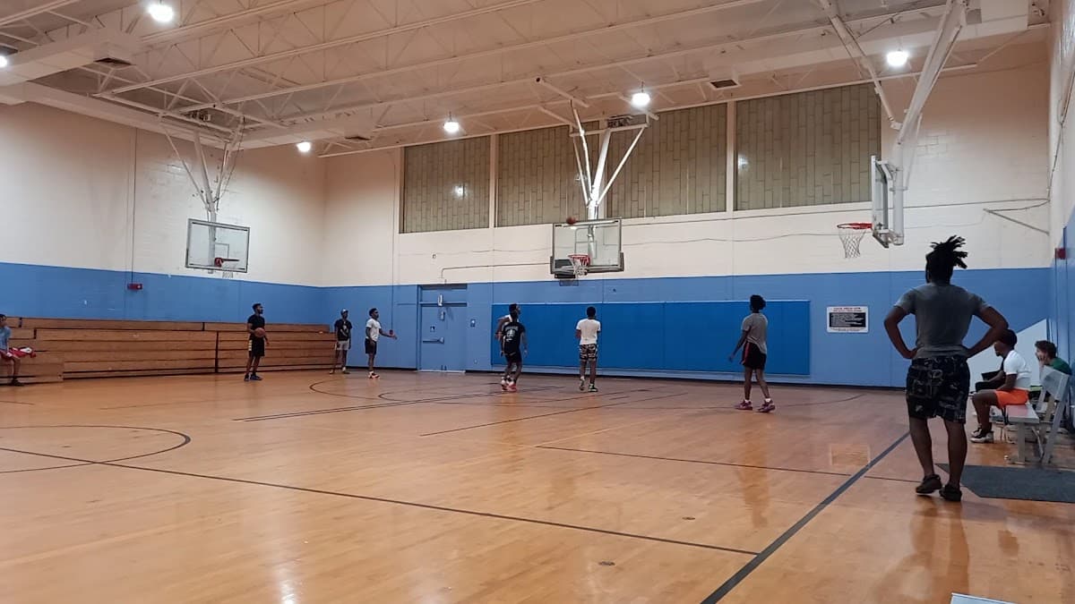 Cecil Gym and Fitness Center — foto