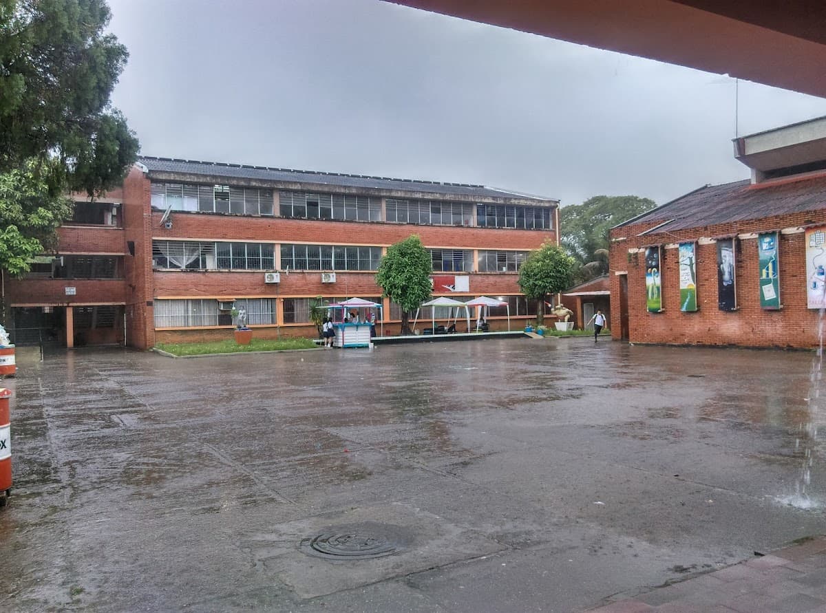 Institucion Educativa INEM Luis Lopez de Mesa — foto