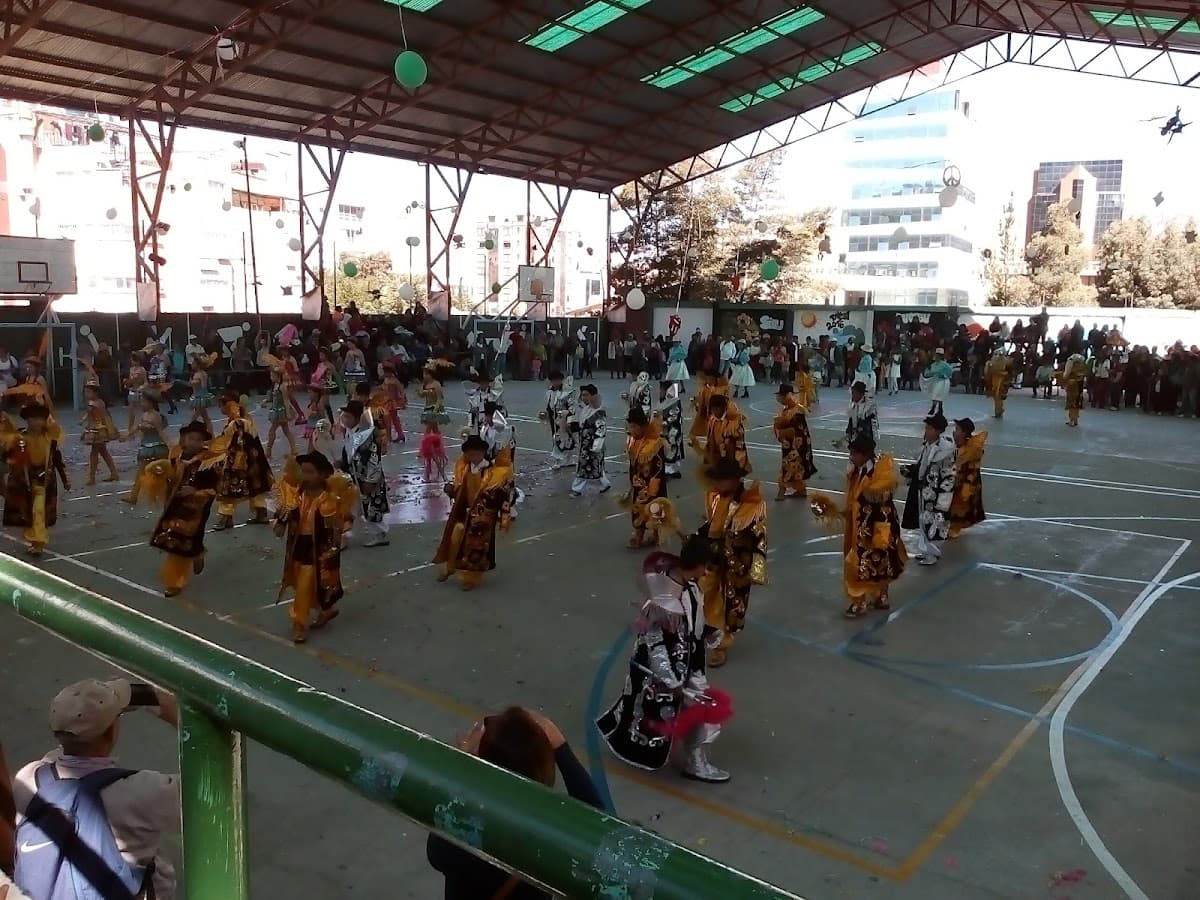 INSTITUTO EDUCATIVO LOS PINOS "IELP" LA PAZ — foto