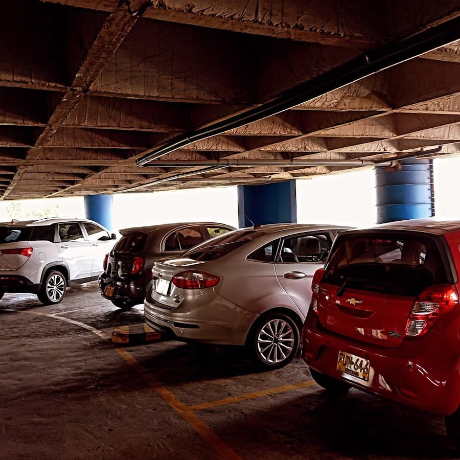 UNIVERSO RENTACAR MEDELLIN — foto