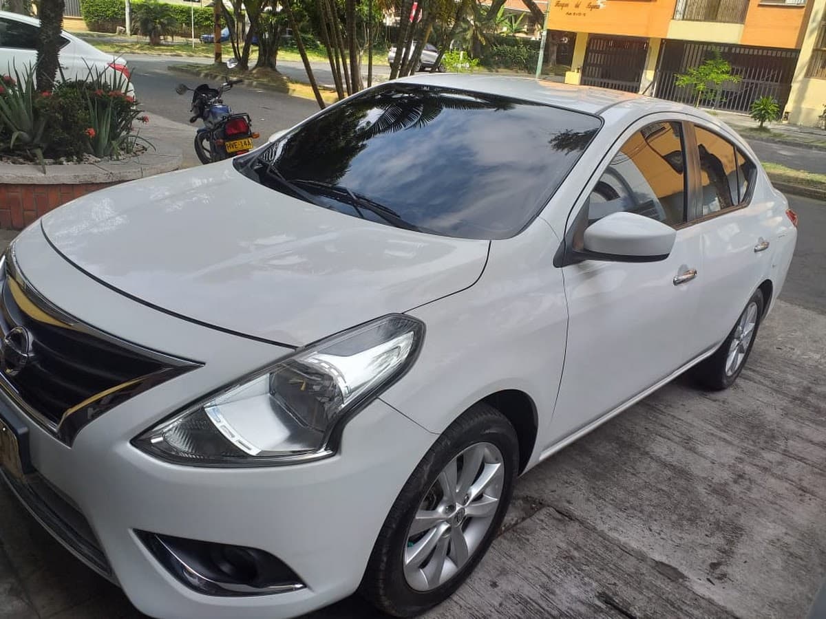 UNIVERSO RENTACAR MEDELLIN — foto