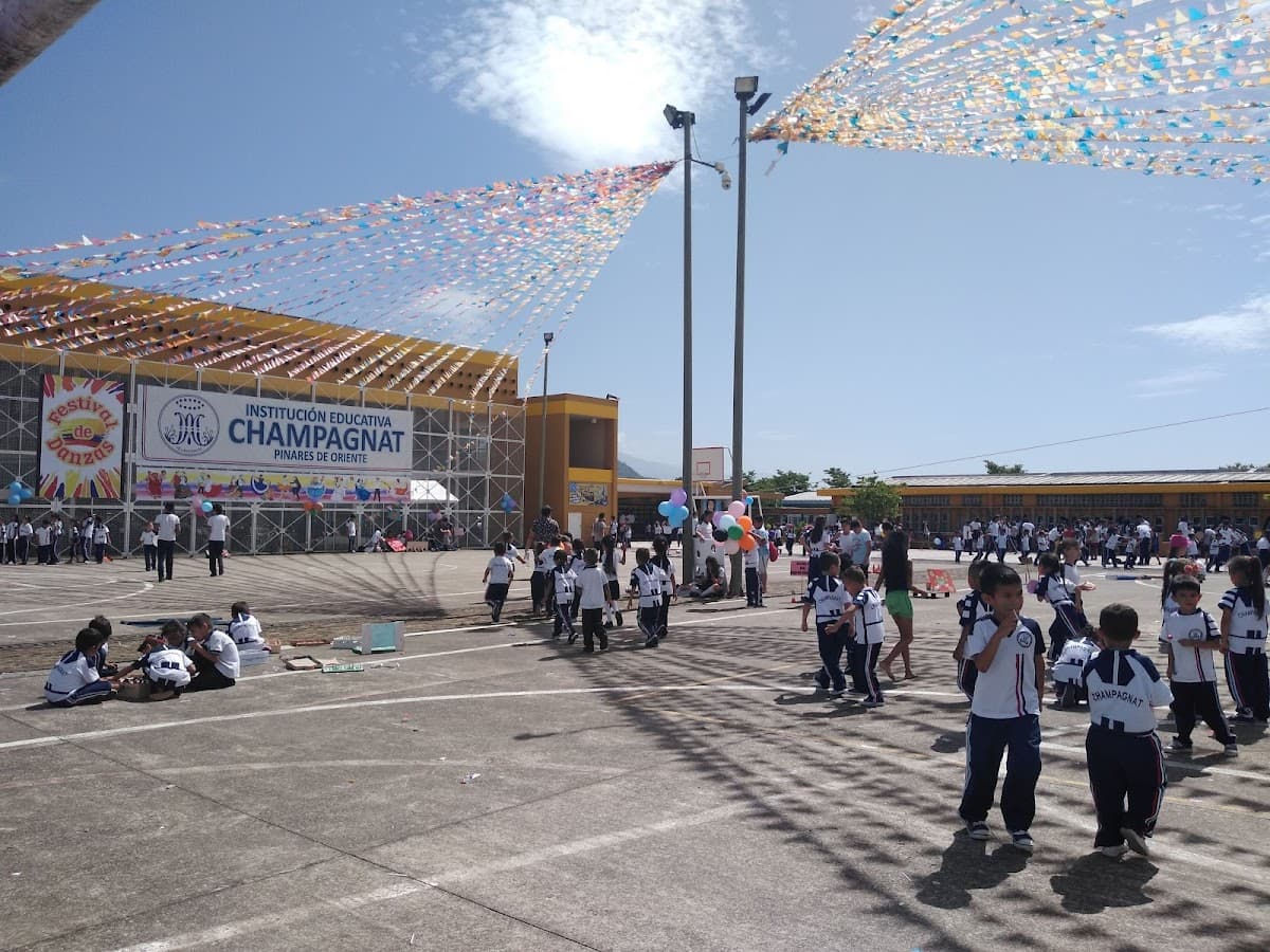 Colegio MALALA YOUSAFZAi cargador 3 16