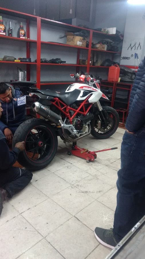 TALLER DE MOTO — foto
