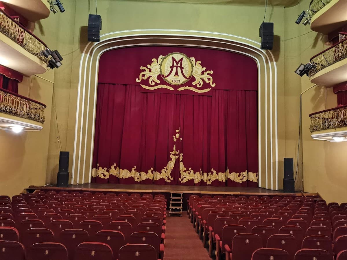 Teatro Municipal Alberto Saavedra Pérez