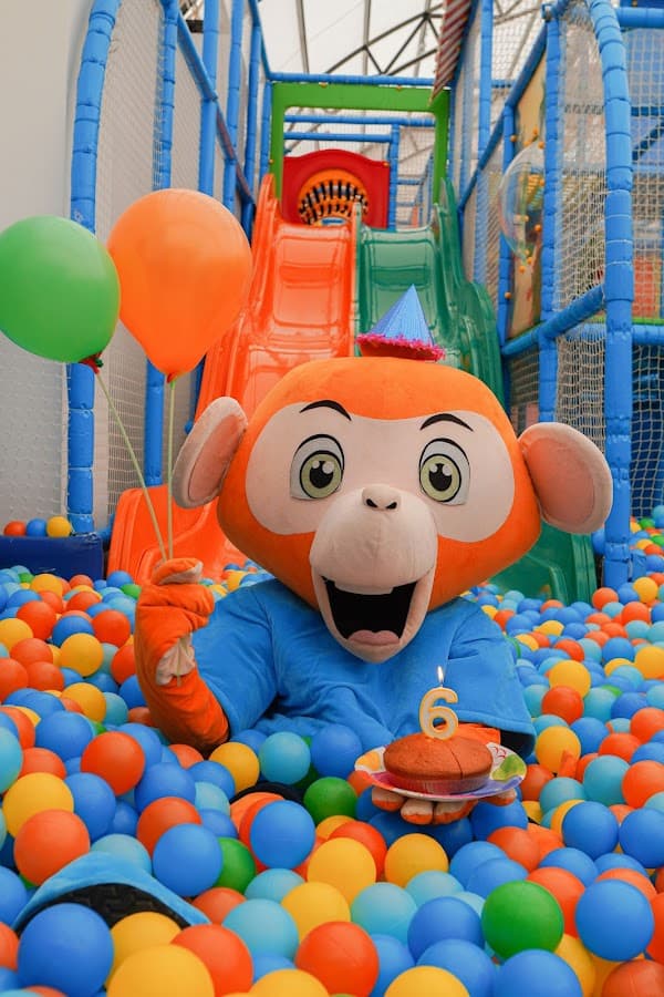 Parque infantil YupiJump Belaire Plaza - Playground & Trampolines