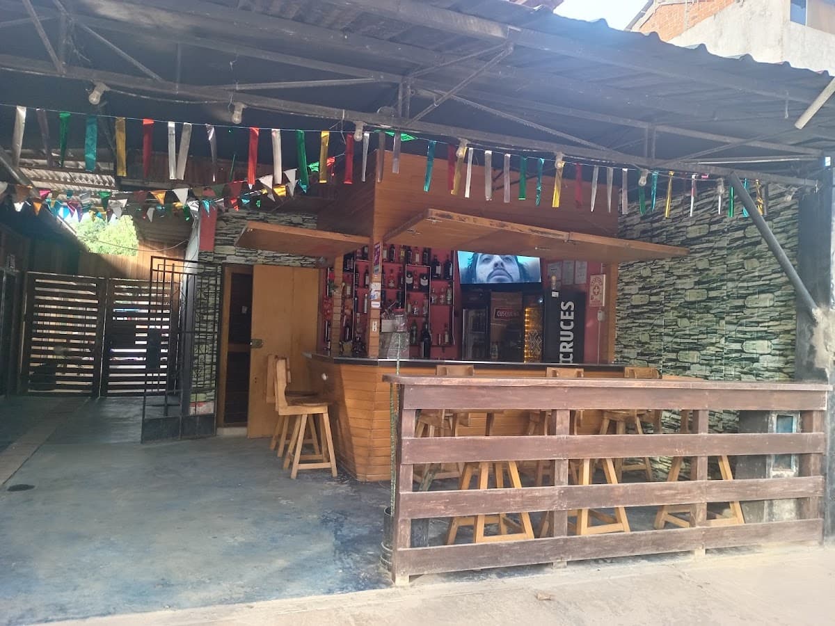 MUYUNA'S RESTO -BAR