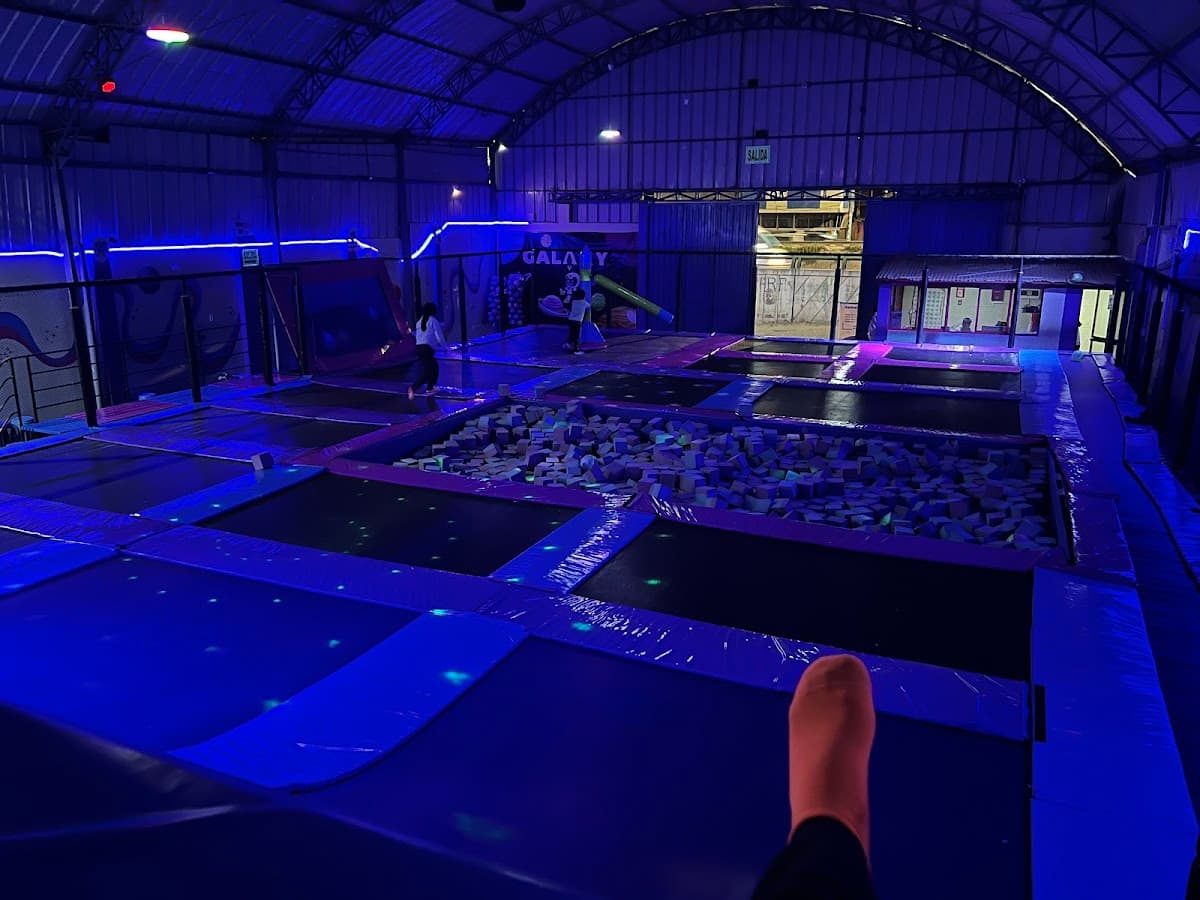 Parque de trampolines - Galaxy