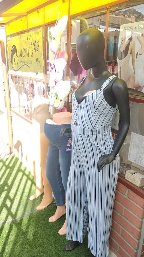 Mom's Boutique — foto