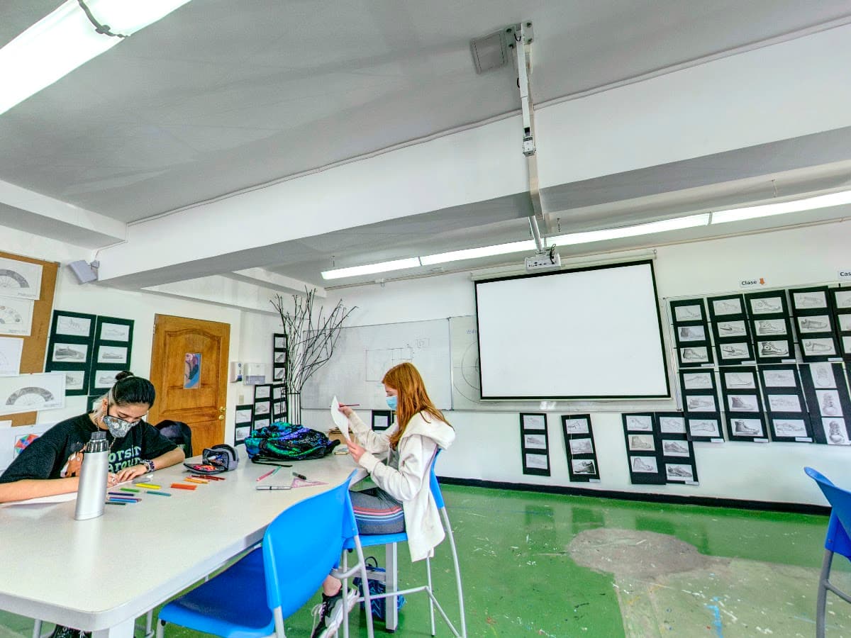 Colegio Menor Campus Quito — foto