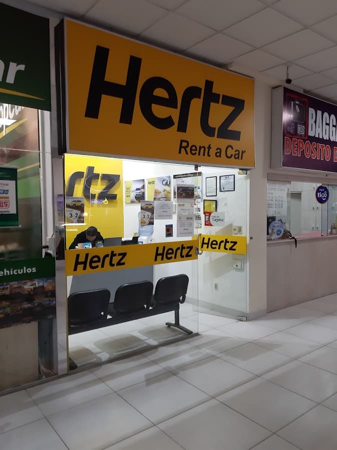 Hertz Car Rental - La Paz - El Alto Airport — foto