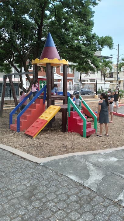Parque Central Los Almendros