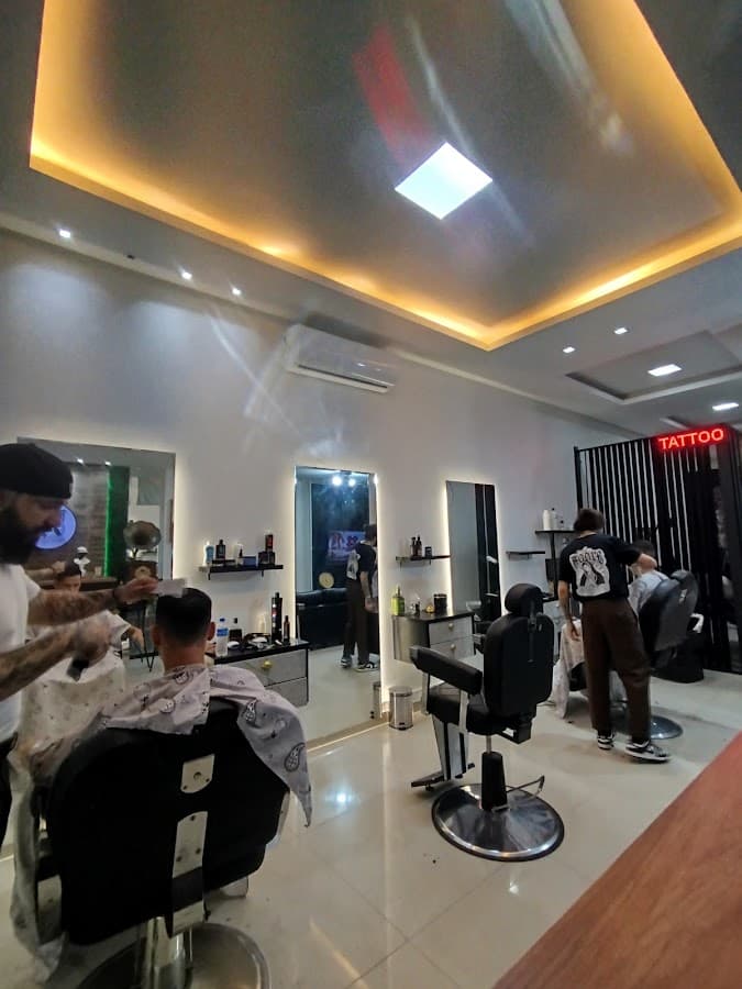 La Madre Barber Shop